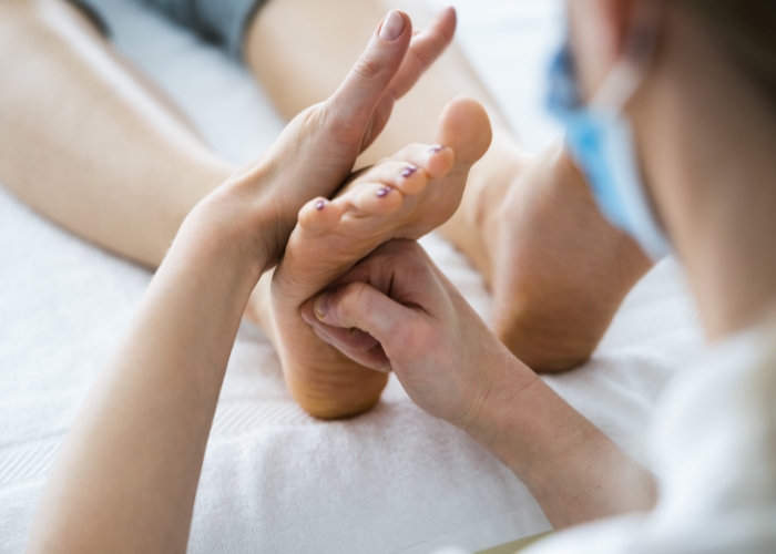 Reflexology-photo-Expert-Physio-Plus-Ottawa-ON.jpg