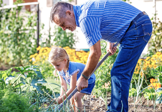 How To Eliminate Back Pain and Enjoy Yard Work This Spring